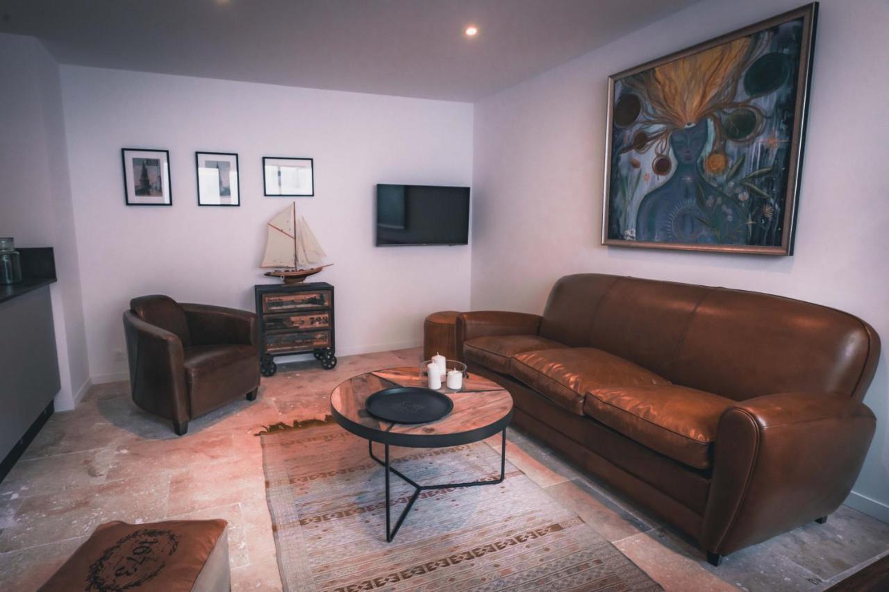 Appartement Avec Cour Privee Centre Ville Classe 4 Etoiles Remparts 1 لا روشيل المظهر الخارجي الصورة